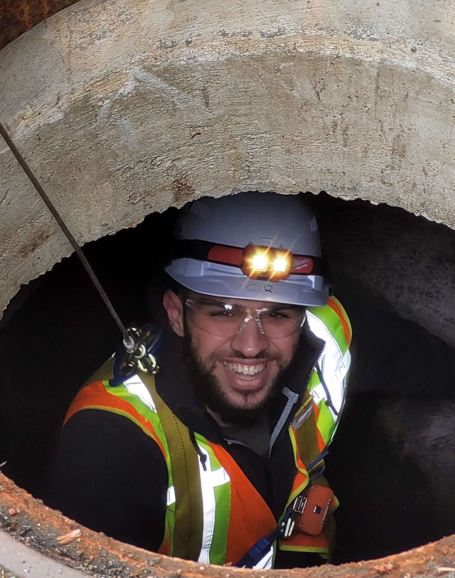 Man in a manhole copy-1-1 Man in a manhole copy-1-1